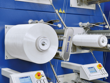 Spulkopf einer SAHM Präzisions-Kreuzspulmaschine, Modell two60 big HPF