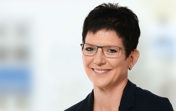 Portraitfoto von Frau Sonja Reich - SAHM Leiterin Vertrieb Ersatzteile